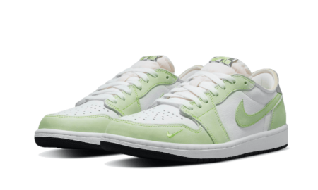 Wethenew-Sneakers-France-Air-Jordan-1-LowOg-Ghost-Green-DM7837-103-2_1200x_c971f46e-f35b-4e8d-95a8-789b13939716-1
