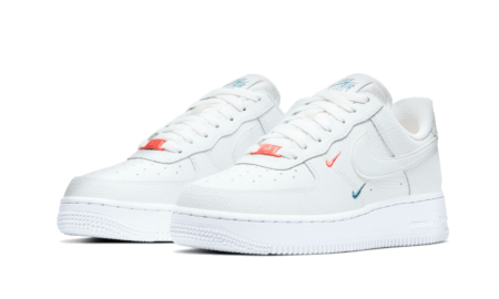 Wethenew-Sneakers-France-Nike-Air-Force-1-Low-Summit-White-Solar-Red-CT1989-101-2_1200x_9dd73078-0c0a-4a6a-9589-b548aa6b2636-1