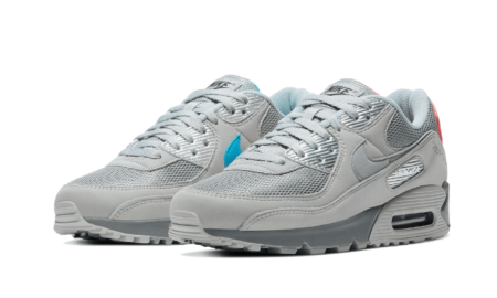 Wethenew-Sneakers-France-Nike-Air-Max-90-Moscow-2_1200x_94856f8b-9e8e-4be3-839e-6586af3866fc